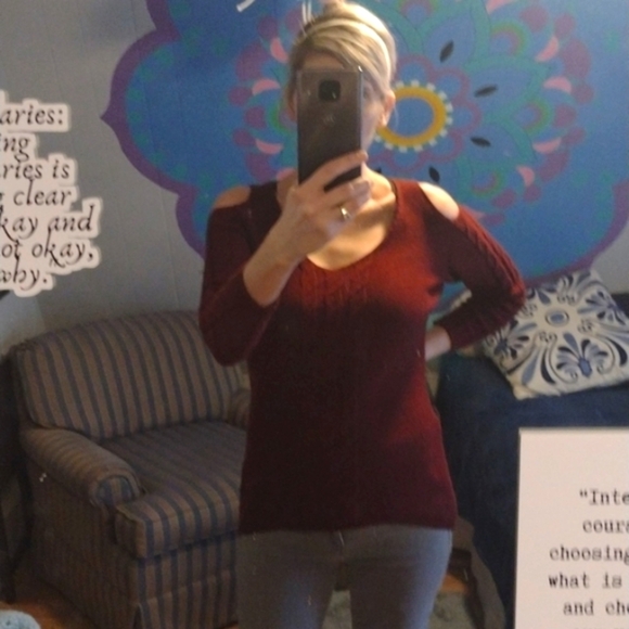๐ฅCold Shoulder Sweater Small - Picture 2 of 10